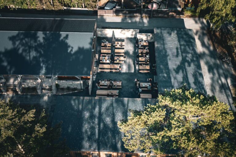 Naturcamping Brettmuehlenteich Luftaufnahme der Terrasse auf dem Campingplatz c872c866 bdd9 4996 a020 bb47dd12f5f2 768x512