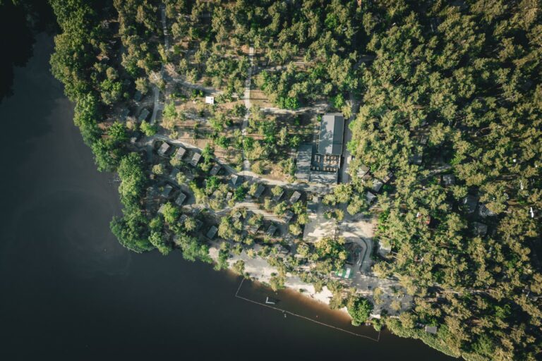 Naturcamping Brettmuehlenteich Luftaufnahme des Campingplatzes c9f7e5a1 8df8 4fae a8fa 8280b3ccbea9 768x512