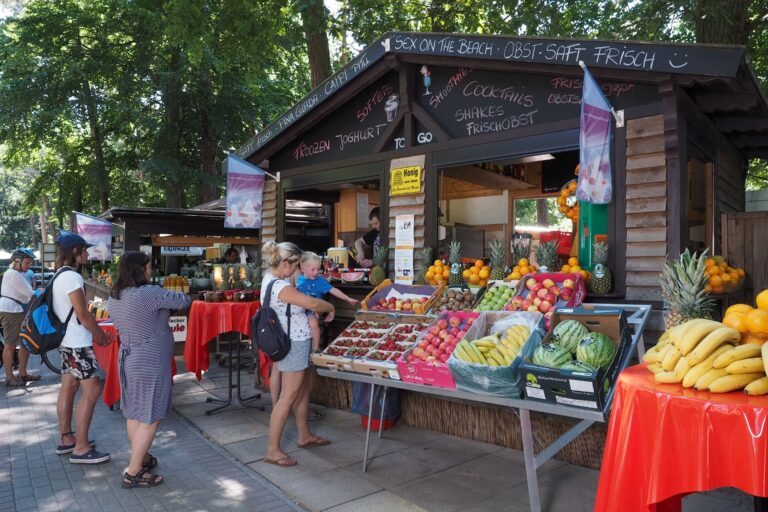 Naturcamping ckeritz Bar und Minimarkt auf dem Campingplatz 768x512