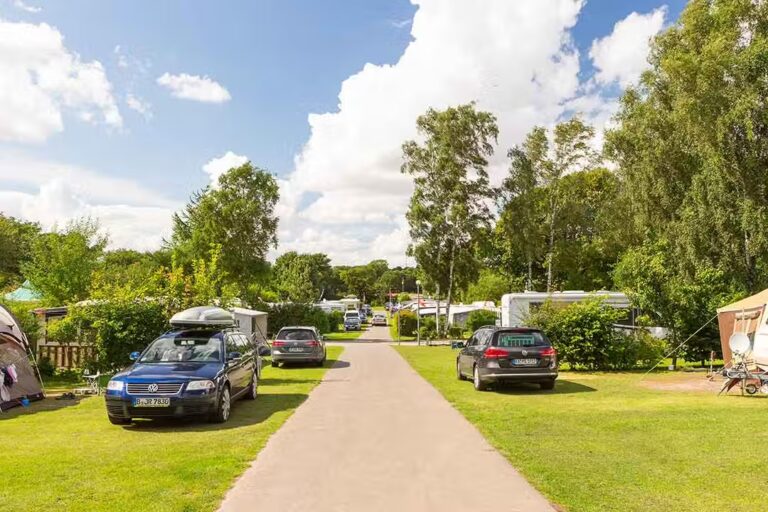Ostseecamping Familie Heide Wohnwagen und Zeltstellplatz vom Campingplatz im Gruenen 768x512