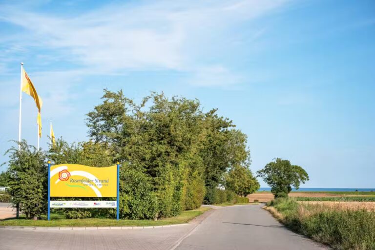 Rosenfelder Strand Ostsee Camping Eingang des Campingplatzes 96da47dc b96b 430e bbe6 f57470a3d8b6 768x512