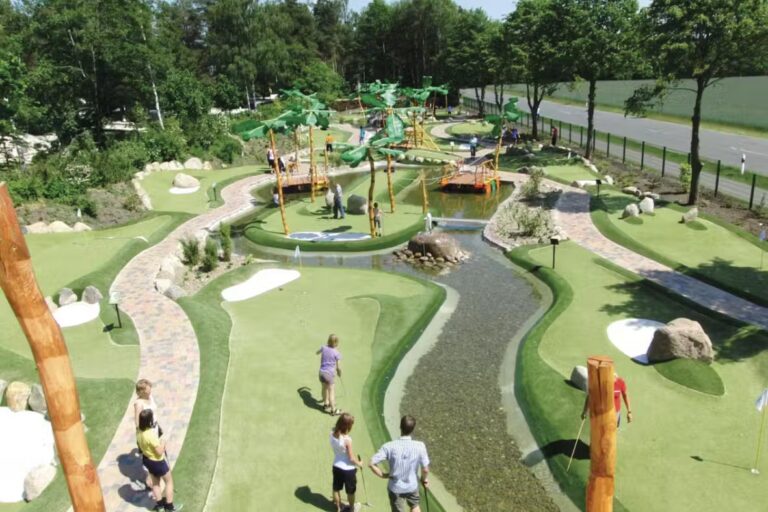 Suedsee Camp Minigolf auf dem Campingplatz a9690a5a 87ba 406f b518 d7dc08e571a6 768x512