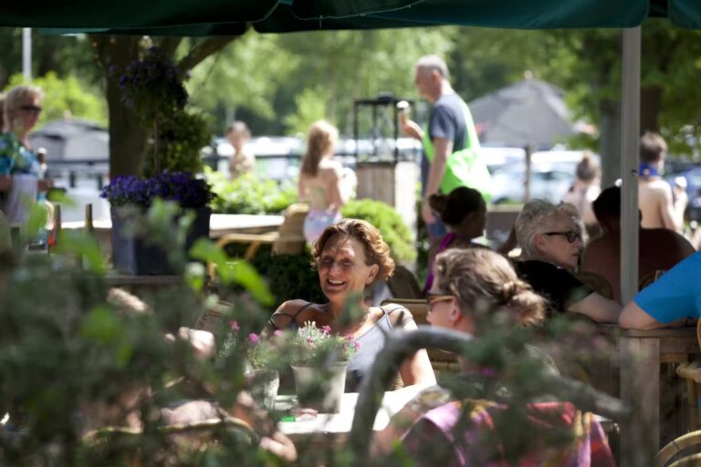 Vrijetijdspark Beerze Bulten Restaurant Terrasse 768x512