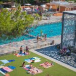 Yelloh Village Le Brasilia Gaeste liegen am Pool in der Sonne 56b30bcc e218 47f2 9a2f 909144316246 150x150