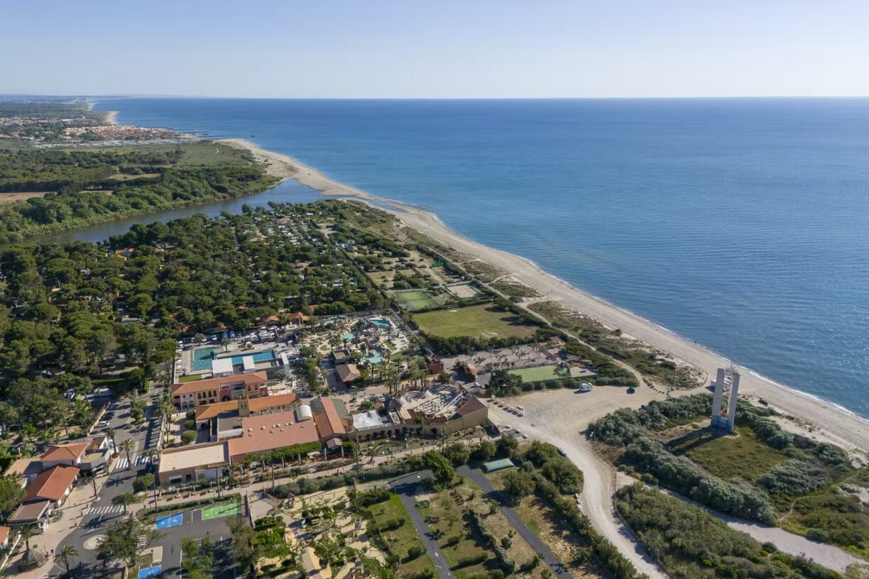 Yelloh Village Le Brasilia Luftaufnahme des Campingplatzes am Meer d2c1c02d f8e9 4933 8d2e 000f71b6c243 1224x816