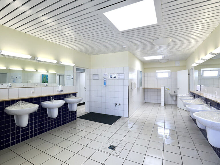 ahoi camping duschraeume 768x576