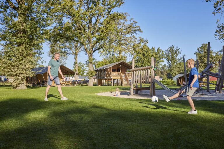 Camping De Leistert Kinderspielplatz auf dem Campingplatz b7f4f2ae d6e2 4f38 982c cb87b39efc47 768x512