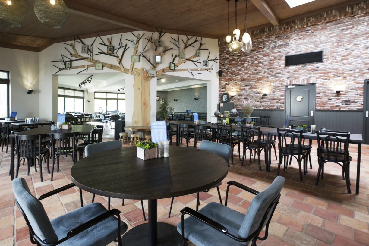 Camping De Paal Innenansicht des Restaurants auf dem Campingplatz 4f5fcd56 7330 4b68 8a8d fbdca4891a88 1224x816