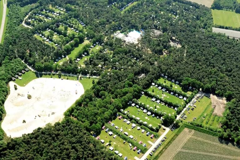 Camping De Paal Luftaufnahme auf den Campingplatz 768x512