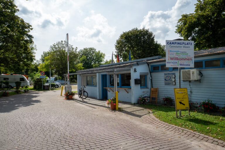 Campingplatz Cannstatter Wasen Rezeption 768x512