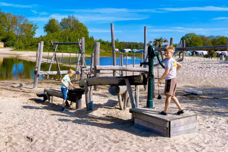 Capfun De Belten Familiecamping De Belten Kinderspielplatz auf dem Campingplatz 665cda4f 684b 4686 9c3a d3160ac4797d 768x512
