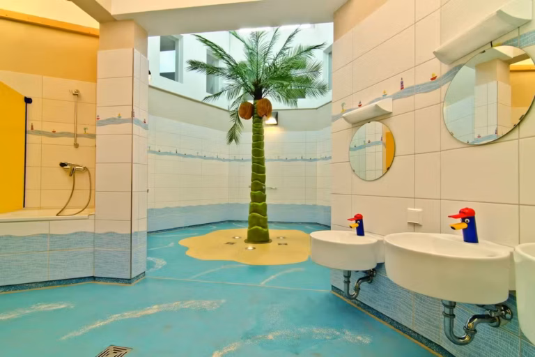 Camping Fluegger Strand Toilettenanlagen fuer Kinder 768x512