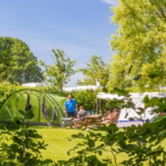 Camping Ostsee Stellplatz vom Campingplatz auf gruener Wiese 150x150