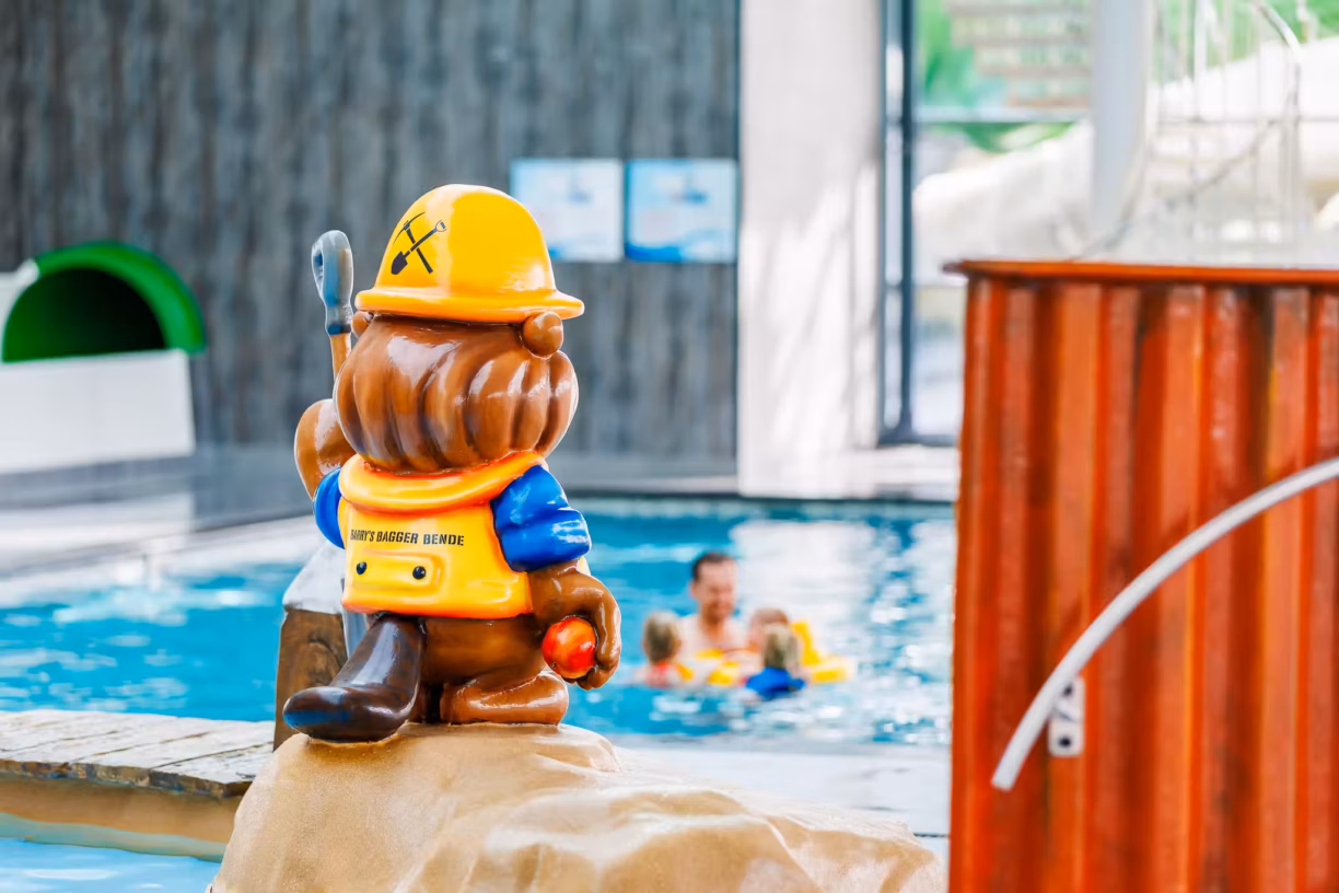 Vakantiepark Eiland van Maurik Hallenbad mit Kinderbereich a6b6742d 29ff 4897 b266 24ccccdc42d8 1224x816