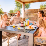 Vakantiepark Eiland van Maurik Mobilheim mit Terrasse auf dem Campingplatz 0dd636c3 6f98 4c04 bc40 01076e281f2f 150x150