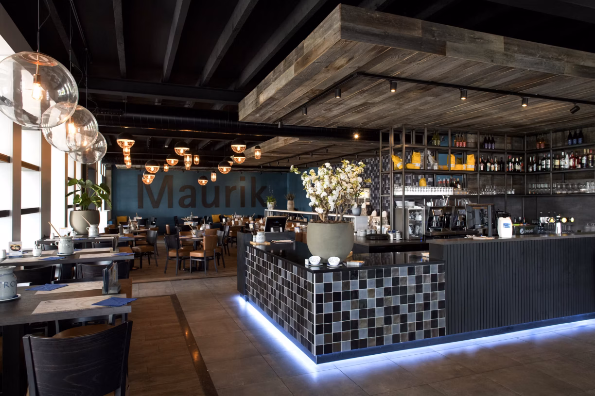 Vakantiepark Eiland van Maurik Restaurant mit Bar auf dem Campingplatz 2c89a3a3 d7c1 4f03 89ce 0dfccaf7ba72 1224x816