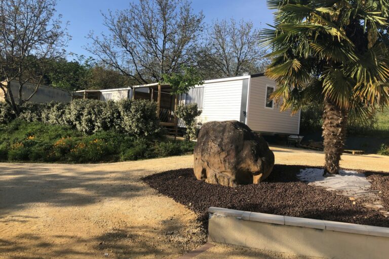 Camping À La Ferme Les Pierres Chaudes - Bild 7