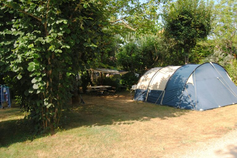 Camping À La Ferme Les Pierres Chaudes - Bild 8