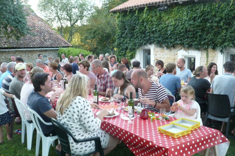 Camping Domaine De Corneuil - Bild 9