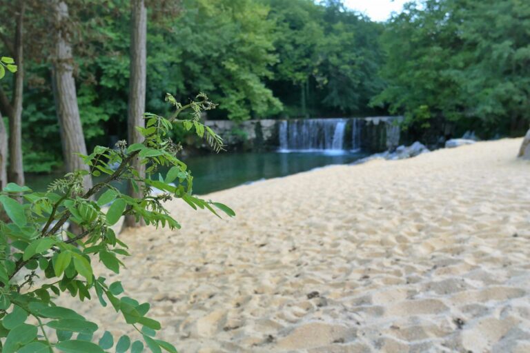 Camping Les Cerisiers Du Jaur - Bild 20