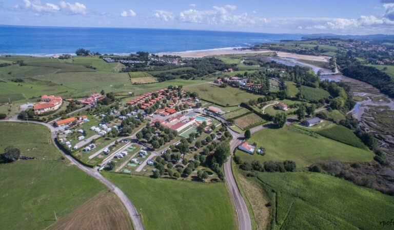 Camping Caravaning Oyambre - Bild 1 Camping Caravaning Oyambre - Bild 1