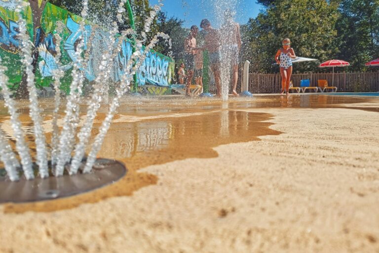 Camping Ushuaïa Villages La Colombière - Bild 11