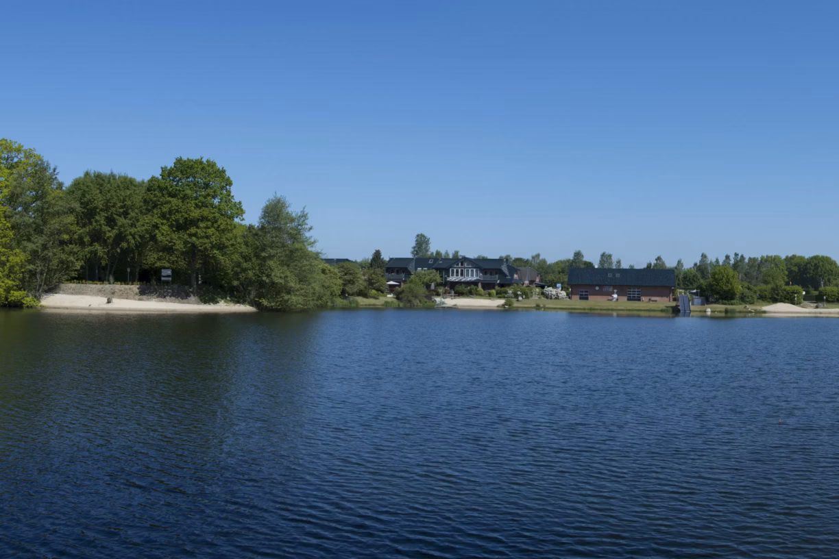 Familien Campingplatz Forellensee Aussicht aufs Wasser 6dd9dd96 662f 441b 8a13 379f695a17b5 1224x816