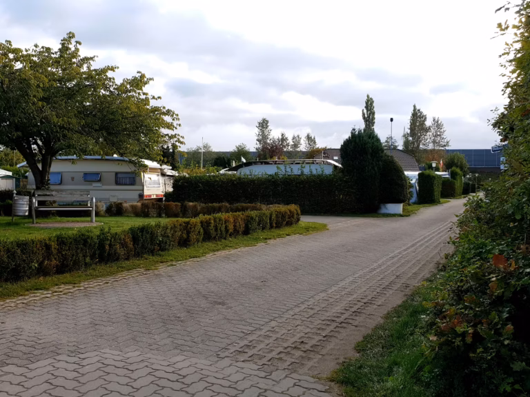 Familien Campingplatz Forellensee Stellplatz 768x576