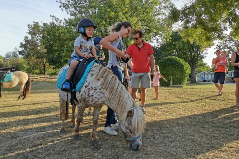 Flower Camping Les Plages De L´ain - Bild 13