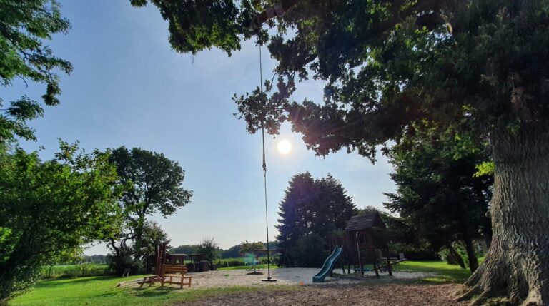 Höpkens Campingplatz & Ferienwohnungen - Bild 1 Höpkens Campingplatz & Ferienwohnungen - Bild 1