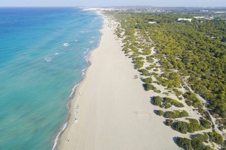 Riva Di Ugento Beach Camping Resort - Bild 2