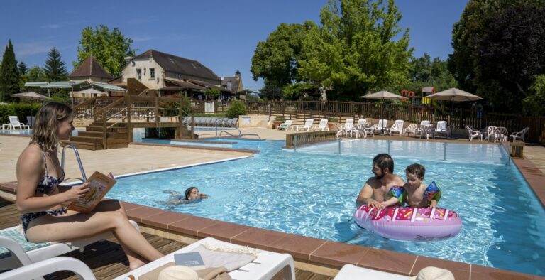 Romanée - Les Grottes De Roffy - Bild 2