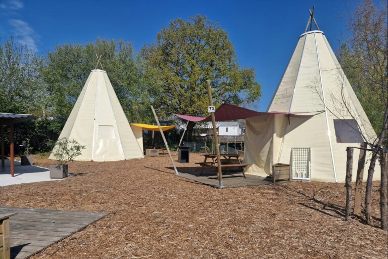 Camp Les P'tites Maisons Dans La Prairie - Bild 1